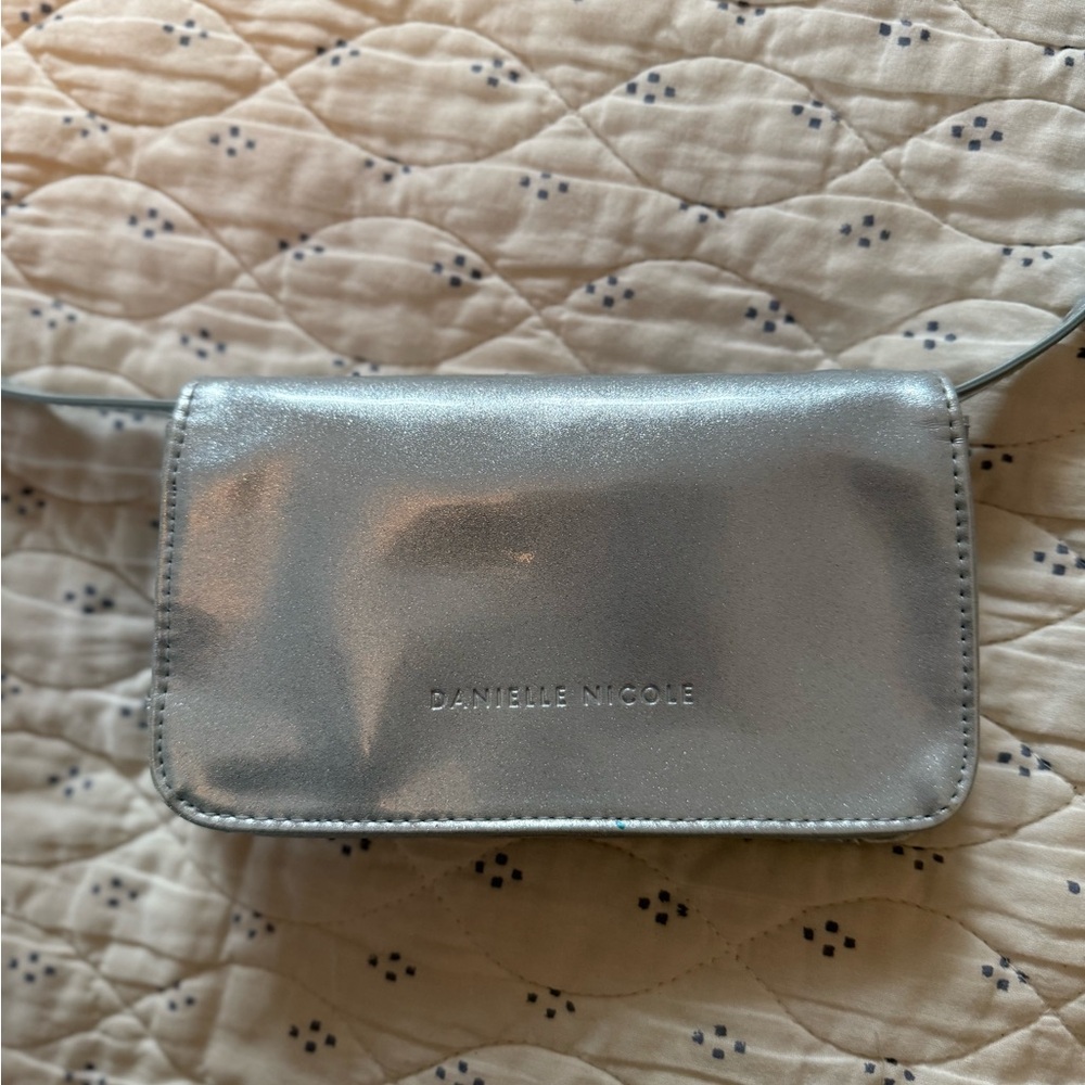 Danielle Nicole Disney Cinderella Wallet - Picture 8 of 8